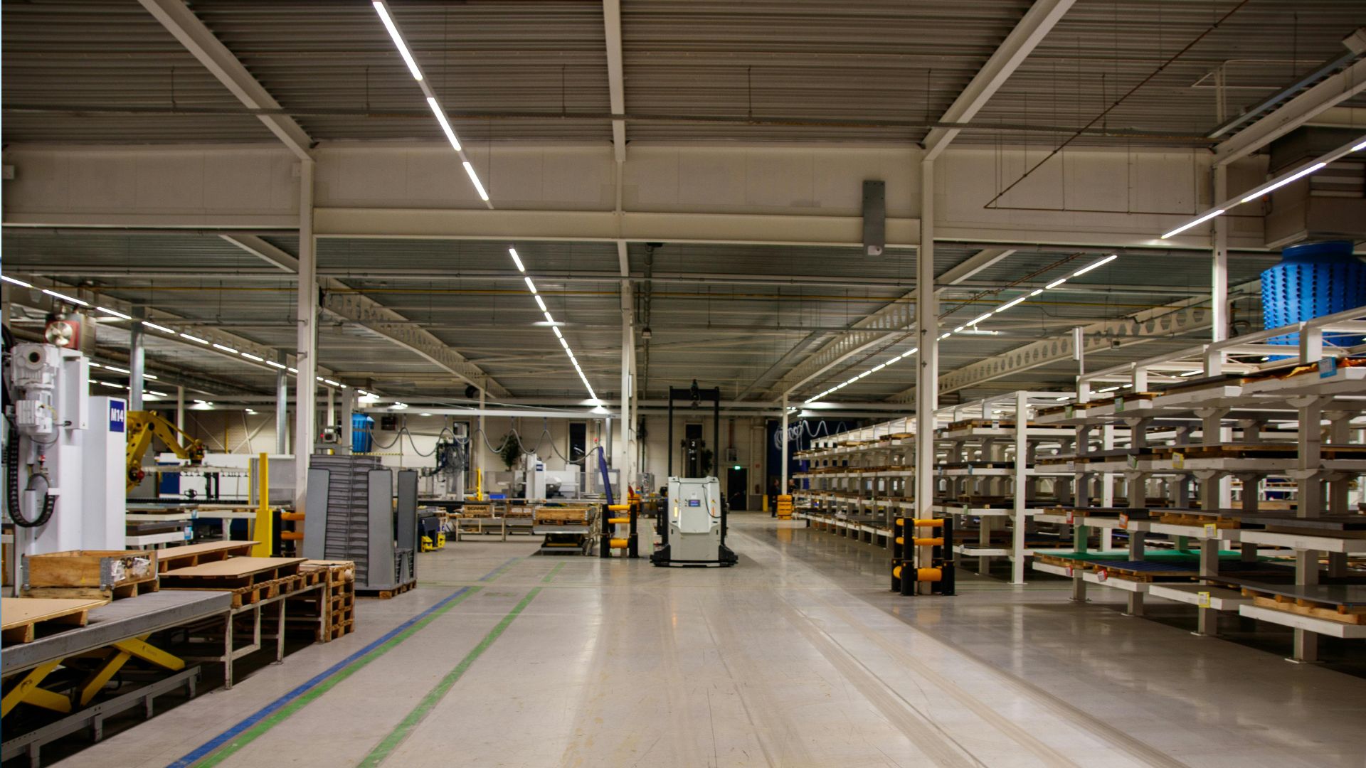 מחסנים להשכרה בשרון